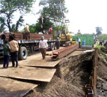 Perbaikan Jembatan Molor, Jalur Situbondo Masih Terputus